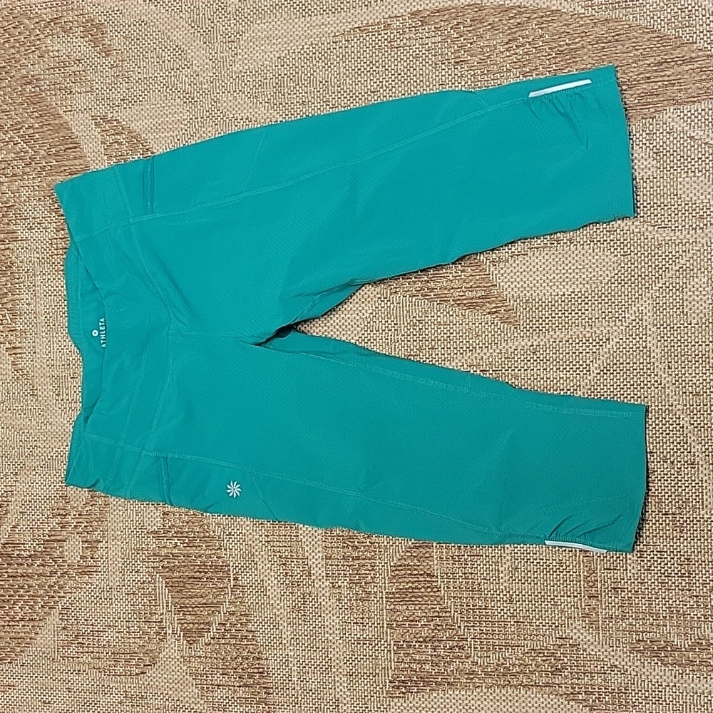 Athleta green capris